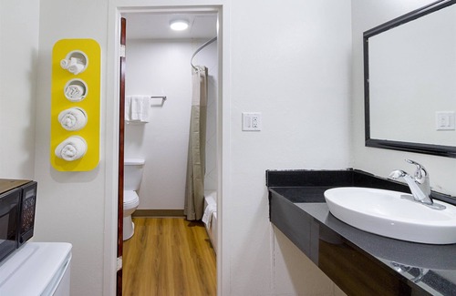 Sidney Hotel | Motel 6 Sidney, OH