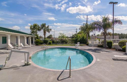 Waycross Hotel | Motel 6 Waycross