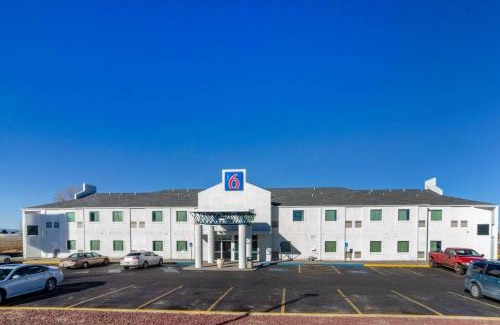 Wheatland Hotel | Motel 6-Wheatland, WY
