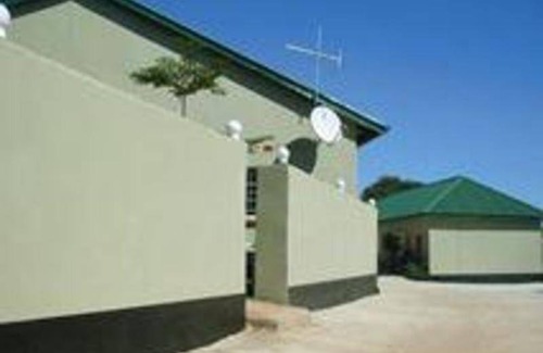 Lusaka House | Motel ∙ 8 guests