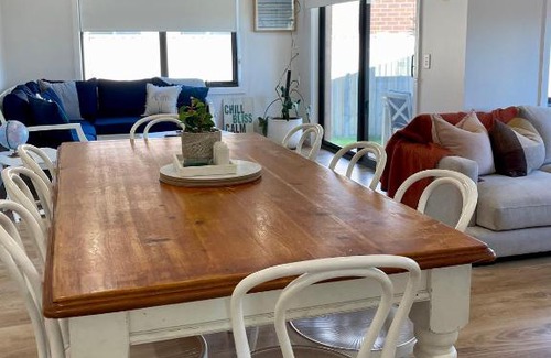 Grovedale House | Motion Place - Mt Duneed - Geelong, Surf Coast & Great Ocean Road