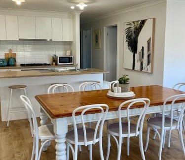 Grovedale House | Motion Place - Mt Duneed - Geelong, Surf Coast & Great Ocean Road
