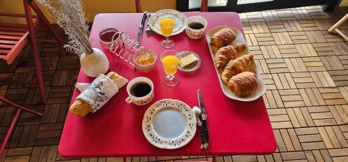 Paris-l'Hopital House | Moulin Cozanne