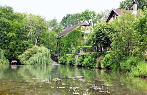 Jancigny House | Moulin dans un parc d’élevage à Daims
