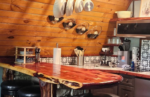Newport Ski Chalet | Mountain Breeze Chalet is custom built in the heart of the Smoky Mountains.