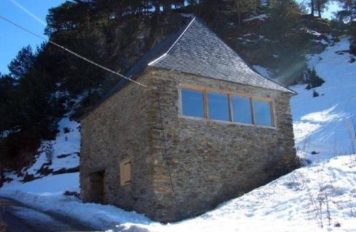 Vilamos Cabin | Mountain cabin a stone's throw from the ski resort of Baqueira Beret.