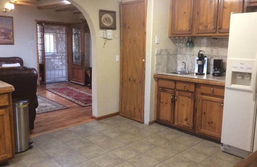 Trampas House | Mountain Cabin Retreat FAST WiFi, Ski Sipapu,Hike, Hunt,Fish,Art, Taos, Santa Fe