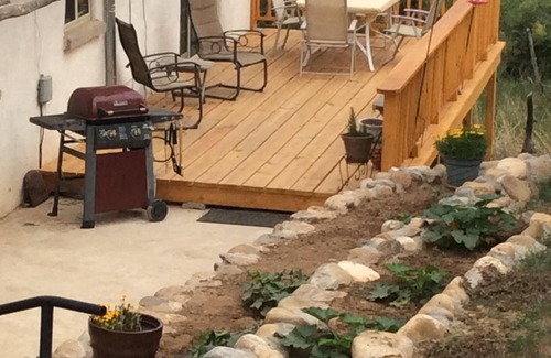 Trampas House | Mountain Cabin Retreat FAST WiFi, Ski Sipapu,Hike, Hunt,Fish,Art, Taos, Santa Fe