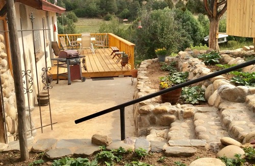 Trampas House | Mountain Cabin Retreat FAST WiFi, Ski Sipapu,Hike, Hunt,Fish,Art, Taos, Santa Fe