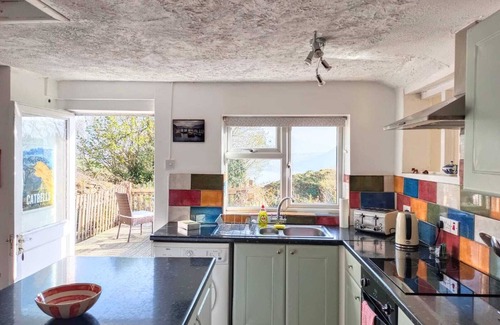 Manesty Cottage | Mountain Cottage at Catbells & Derwent Water Keswick Lake District. Pet Friendly