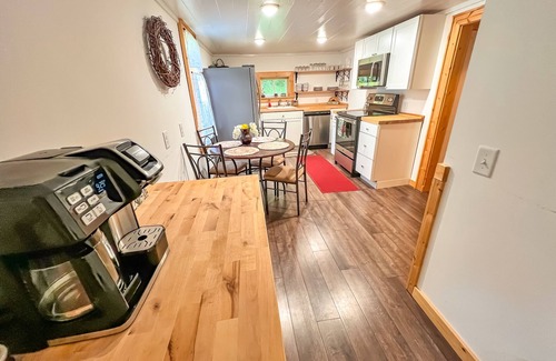 Jefferson Cottage | Mountain Jewel Available Labor Day Weekend!