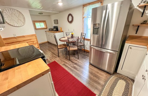 Jefferson Cottage | Mountain Jewel Available Labor Day Weekend!