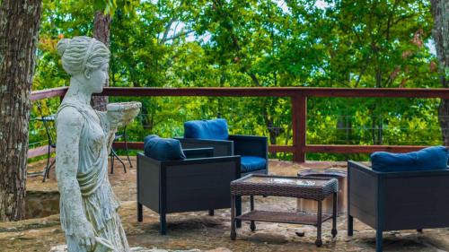 Mentone House | Mountain Retreat Ruby's Roost Home & Loft