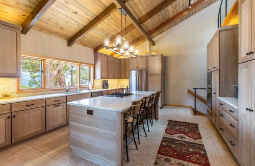 Loghill Village House | Mountain Retreat with Spectacular Views - Access to Trails STR2024-063