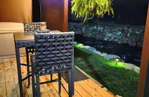 Flag Pond Apartment | Mountain Tiny Home on Bold Stream w Hot Tub!