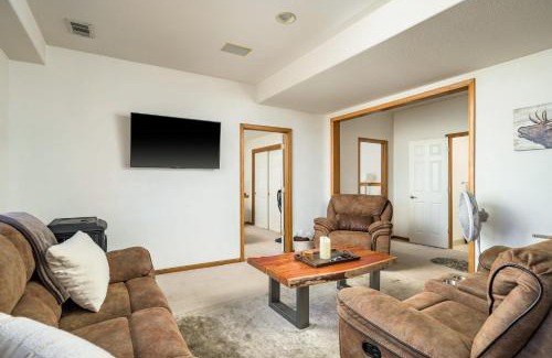 Evergreen House | Mountain View Apartment Near Downtown & Hiking