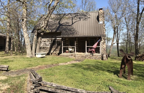 Mountain View Cabin | Mountain View Cabin (sleeps 4) & Bunkhouse (sleeps 6)