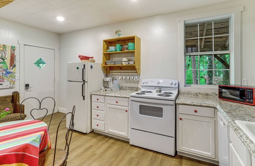 Mountain View Cabin | Mountain View Cabin Near White River: Fish & Float