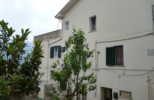 Casoli House | Mountain View Casoli