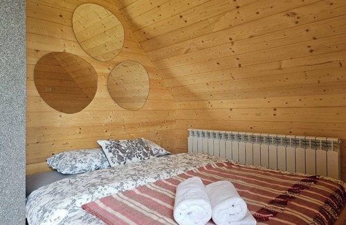 Czarny Dunajec Ski Chalet | Mountain View Chalet with HotTub and Sauna — 20 Minutes to Zakopane!