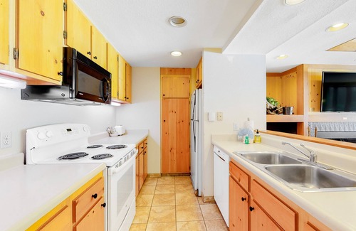 Lakeside Village Condo | Mountain-view condo w/wood fireplace, WiFi & shared heated pool, hot tub, W/D