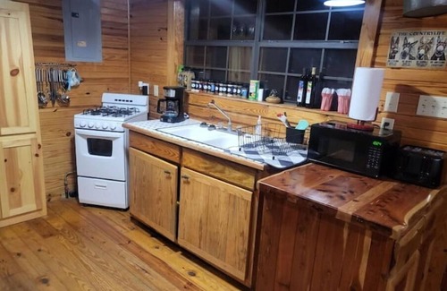 Boswell Cabin | Mountain View Creekside Cabin on 12 Acres.