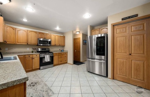 Butte House | Mountain View off Maud Road - Near Reindeer Farm and Jim Creek!