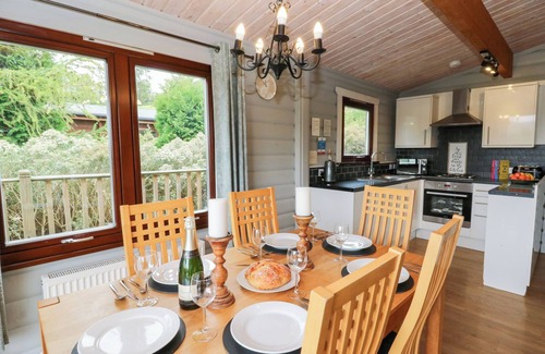 Rhayader Cottage | MOUNTAIN VIEW, pet friendly, with hot tub in Rhayader