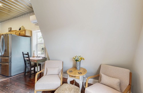 Littleton House | Mountain view retreat with furnished deck, kitchen, gas grill, & washer/dryer