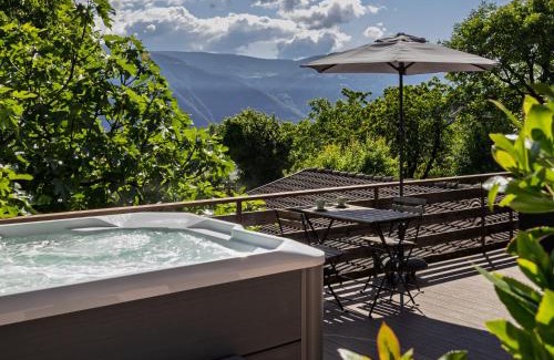 Tesimo Apartment | Mountain View Suites