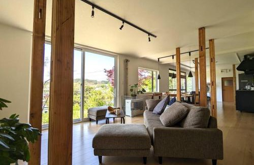 Yoichi House | Mountain View Totoro - spacious & sunny