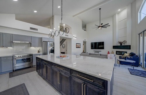 Camelot Ridge House | Mountain Views Heated Pool Hicking Trailheads 5 Beds 3 Baths Full Remodel Golf