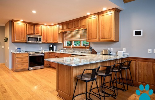 Naples House | Mountain Views, Hot Tub, Spa, Fire Pit, Game Room