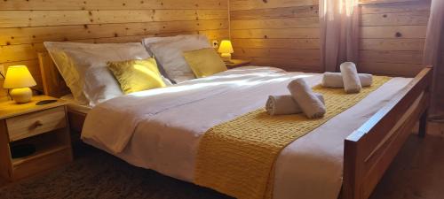 Breznik Plesivicki Villa | MOUNTAIN VILLA CARIN new Holiday House - 4 ROOMS - JACUZZI - PANORAMIC VIEW - free PARKING - near Zagreb - Samobor - Karlovac - Jastrebarsko