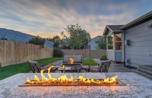 Cheyenne Meadows House | Mountainside View Firepit & Hot Tub