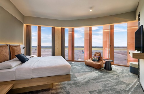 Findel Hotel | Moxy Luxembourg Airport