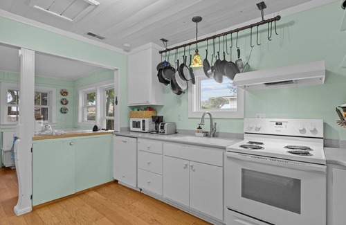 Harkers Island House | Mr. Bennie's Cafe 2 Bedroom Home by RedAwning