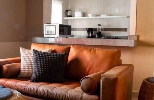 Roma Sur Apartment | Mr. W | Remodeled Cozy Roma Apartment