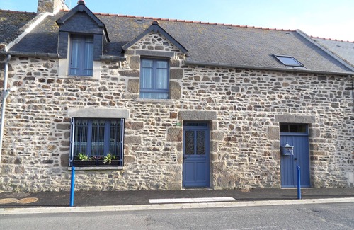 Ille-et-Vilaine Apartment | Mt. Bay Saint. MICHEL Eco/BIO accommodation, private sauna. 30 meters from the sea