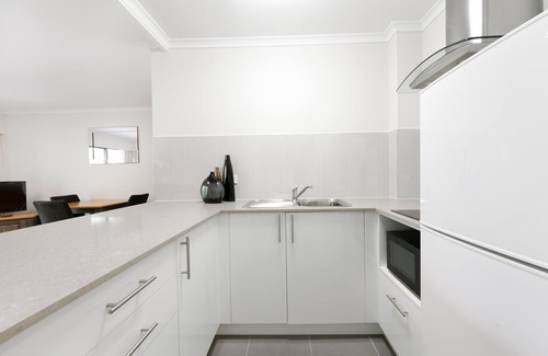 Mount Ommaney Hotel | Mt Ommaney Hotel Apartments