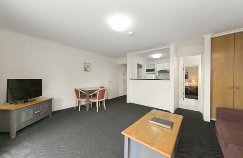 Mount Ommaney Hotel | Mt Ommaney Hotel Apartments