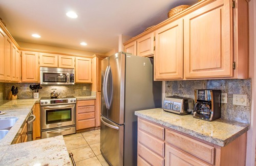 Deer Park House | MTBA05 - Quiet Setting, A/C, Private Hot Tub, Dog Loving