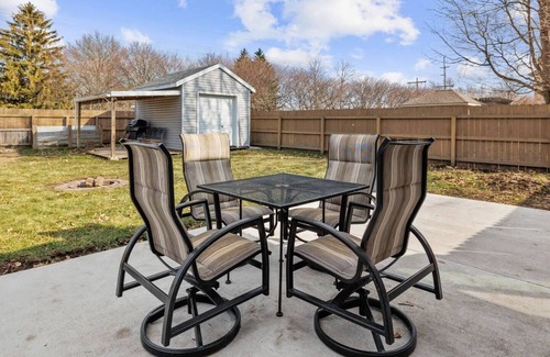 La Porte House | MTM Premier, Hot Tub, 5-Bedroom, 2 King Beds