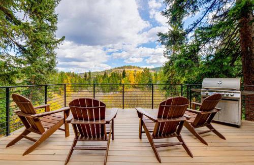 Warrior's Mark House | Mtn-View Breck Home with Hot Tub about 1 Mi to Ski Lift!