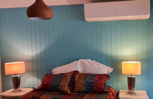 Yandaran Apartment | Mudhouse Manor - Rural Retreat. Pet friendly.