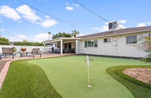 Trail West House | Mulberry Mulligan-Pool-Mini Golf-Mins to Old Town