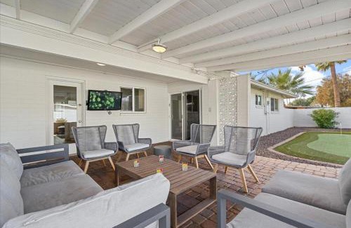 Trail West House | Mulberry Mulligan-Pool-Mini Golf-Mins to Old Town
