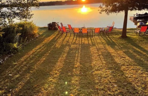 Levering House | Munro Lake Inn/25-minutes from the Mighty Mac! Pet Friendly !