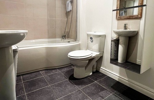 Dromore House | Murphy's Holt 2 Bed Cozy Home - Historic Dromore 3 mins to A1 - Dublin/Belfast