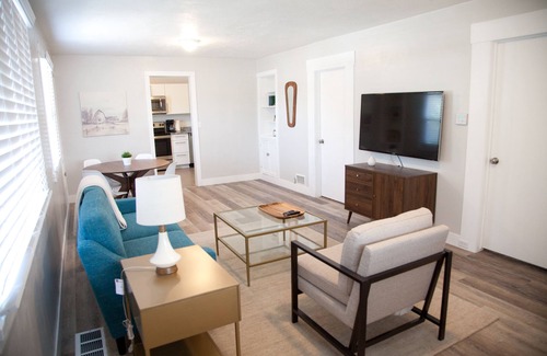Salt Lake City House | Murray Cottage-entire home. Fast WIFI & free parking. Mins from SLC & Mountains!